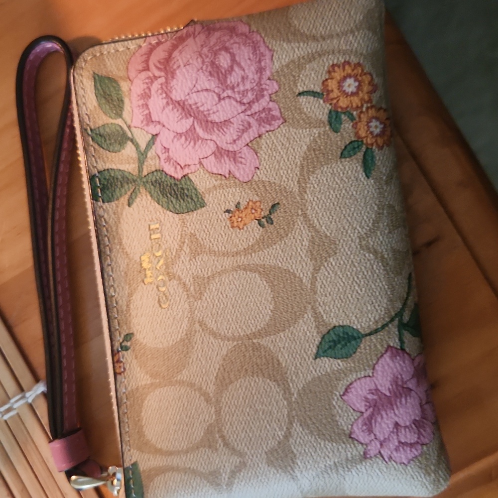 Coach Signature Corner Zip Wristlet Pre Rose NEW - Picture 2 of 6